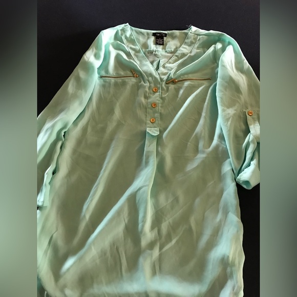 ‼️Mix and Match 3 items for $5‼️ women’s size small Rue 21 Blouse - Picture 1 of 2